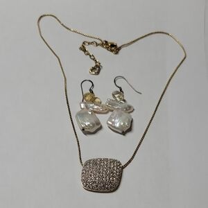 Elegant Gold Tone and Pearl Jewelry Set